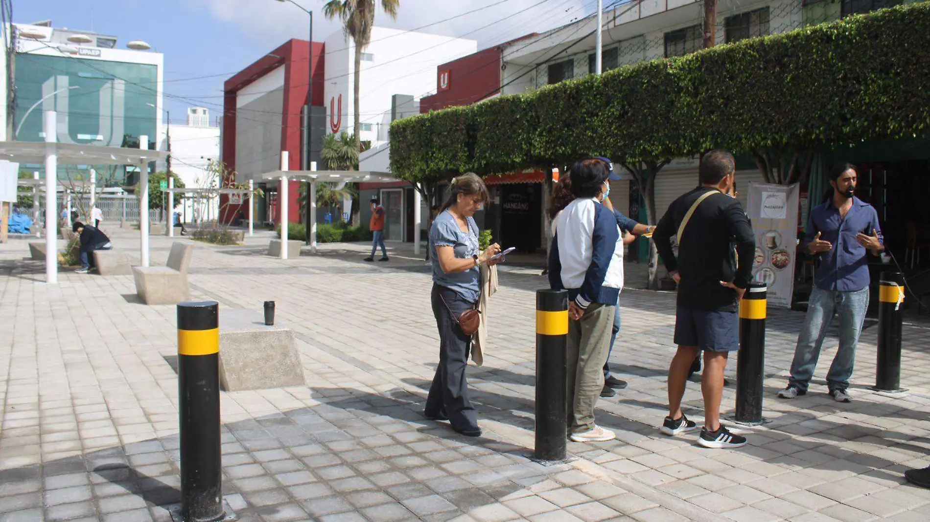 instalan bolardos en zona cercana a la UPAEP